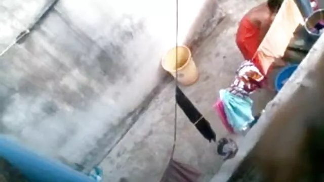 Unshaved વ્યક્તિ fucks તેની ગર્લફ્રેન્ડ માતાનો એપાર્ટમેન્ટ, પછી એક મહિલા બાથરૂમમાં વીડીયો સેકસી બીપી