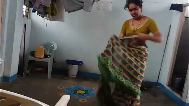 છોકરી સાથે વેધન અને ટેટૂઝ masturbates મિત્ર લોડો પહેલાં નિક્ષેપ વીડીયો બીપી સેકસી