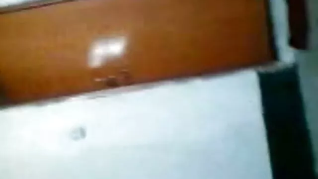 એક યુવાન માણસ પાર્કિંગ fucks પુખ્ત સ્ત્રી સેકસી વીડીયો એચડી ઘરે.