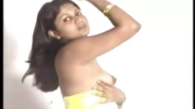 લવલેસ fucks કેન્સર દુર્બળ સોનેરી એક ટી-શર્ટ પર ફ્લોર સેકસી વીડિયો બીપી વીડીયો