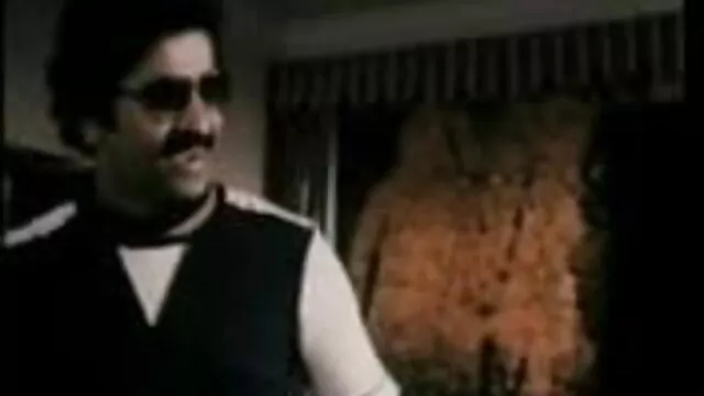 Alura Jenson સેકસી વીડીયો આપો masturbates ફ્લોર પર બોલતી તેના pussy દ્વારા pantyhose