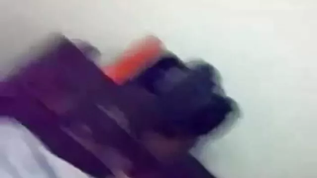 એક યુવાન ઓળખાણ ઘરમાં મૂર્ખ fucked અને caresses સેકસી વીડીયો મુકો