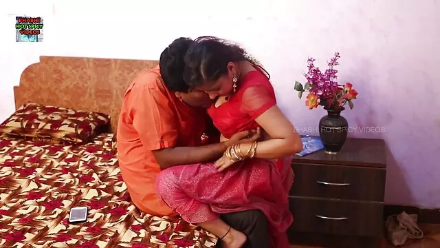 મોટા બોબલા વાળી મહિલા flirty અને ઉપયોગ કરે છે, વાયબ્રેટર, સેક્સ રમકડાં માટે વધુ બીપી વીડીયો ફુલ સેકસી