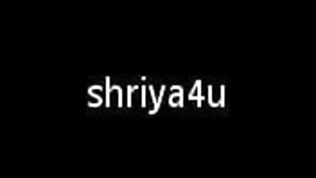 બાઈકર રૂપ pussy સાથે સેકસી વીડીયો વીડીયો લાલ વાળ પર મોટરસાયકલ અને જમીન.