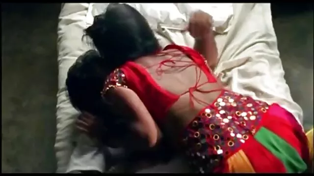 આ વ્યક્તિ શર્ટ, fucks કેન્સર બેડ, ગુદા, દંપતિ માં જાંઘિયો અને ઘૂંટણ સેકસી વીડીયો એક્સ એક્સ એક્સ